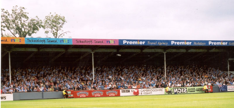 Crowd, Cambridge Game 11 August 2001