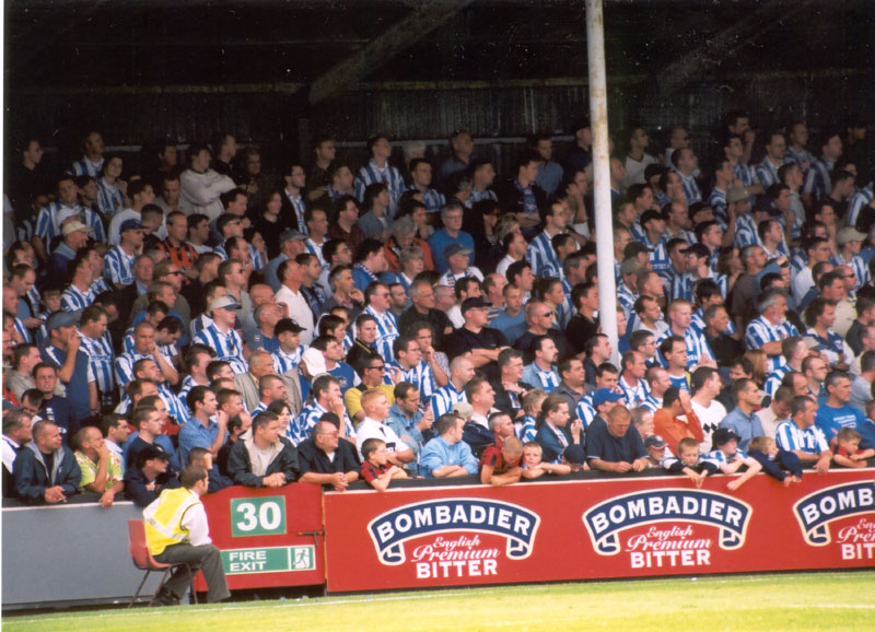 Crowd, Cambridge Game 11 August 2001