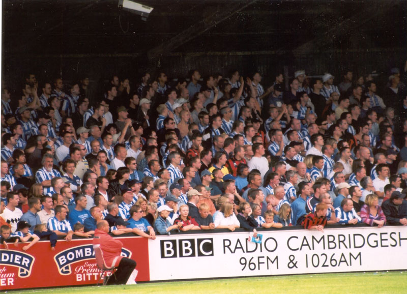 Crowd, Cambridge Game 11 August 2001