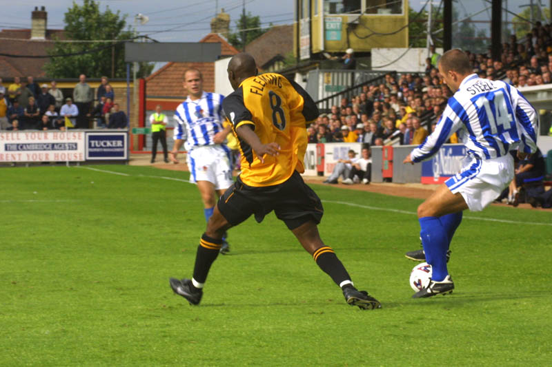 Lee Steele Controls the ball, Cambridge Game 11 August 2001