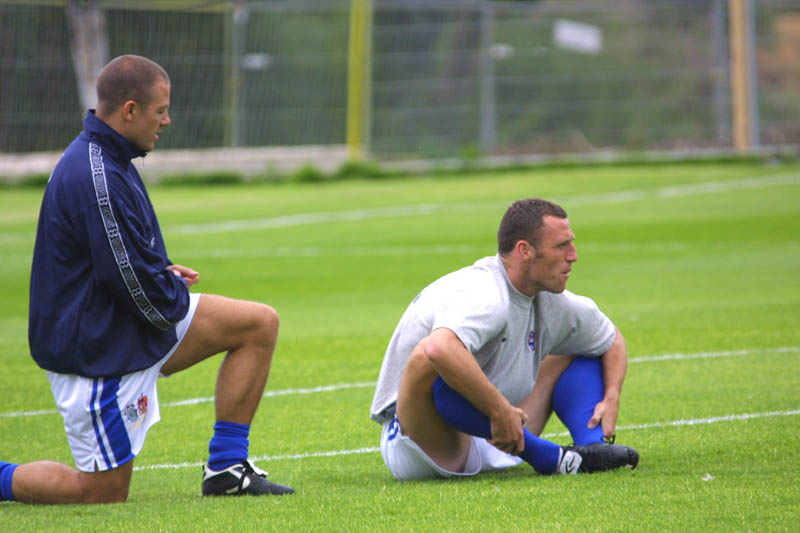 Steele and Crosby warm up, Cambridge Game 11 August 2001