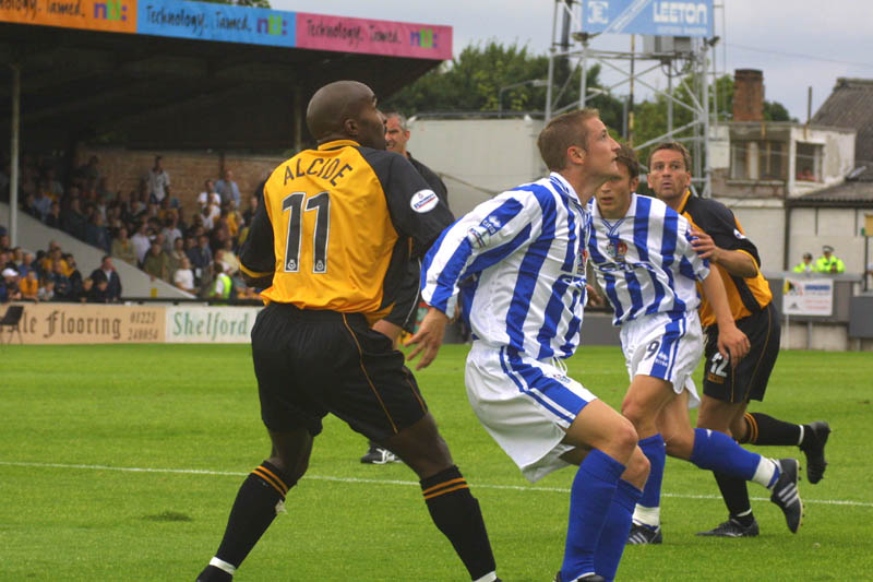 Watson defends under pressure, Cambridge Game 11 August 2001