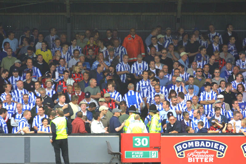 Crowd, Cambridge Game 11 August 2001