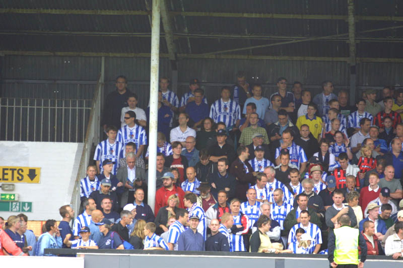 Crowd, Cambridge Game 11 August 2001