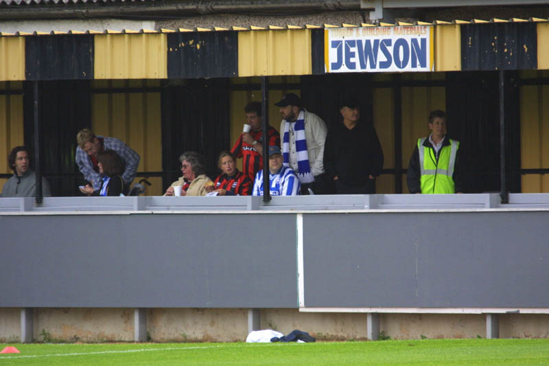 Crowd, Cambridge Game 11 August 2001