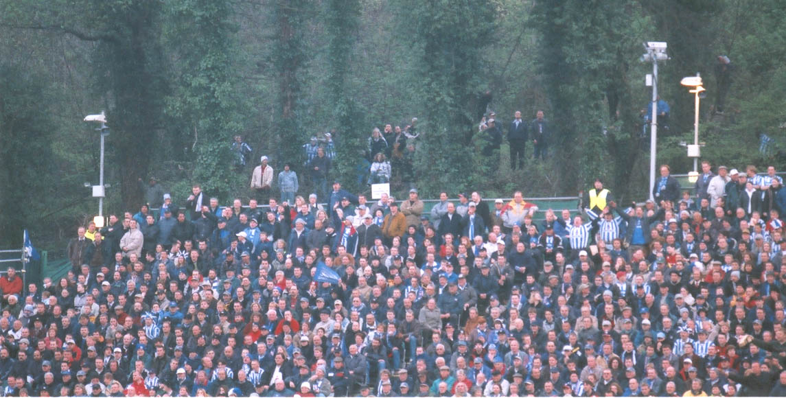 Crowd Chesterfield game 01 may 2001