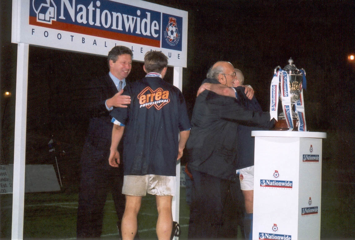 Podium Chesterfield game 01 may 2001
