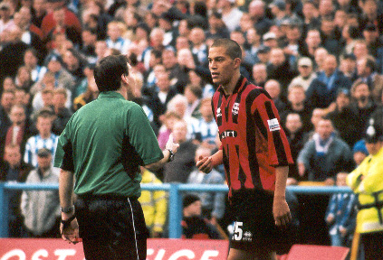 Zamora gets a talking too by the ref, Chesterfield 21 October 2000