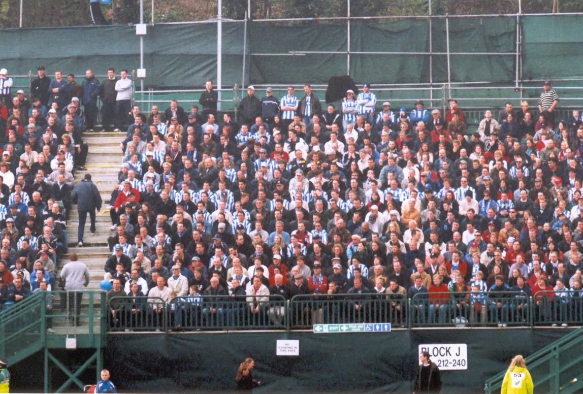 Crowd Darlington game 16 April 2001