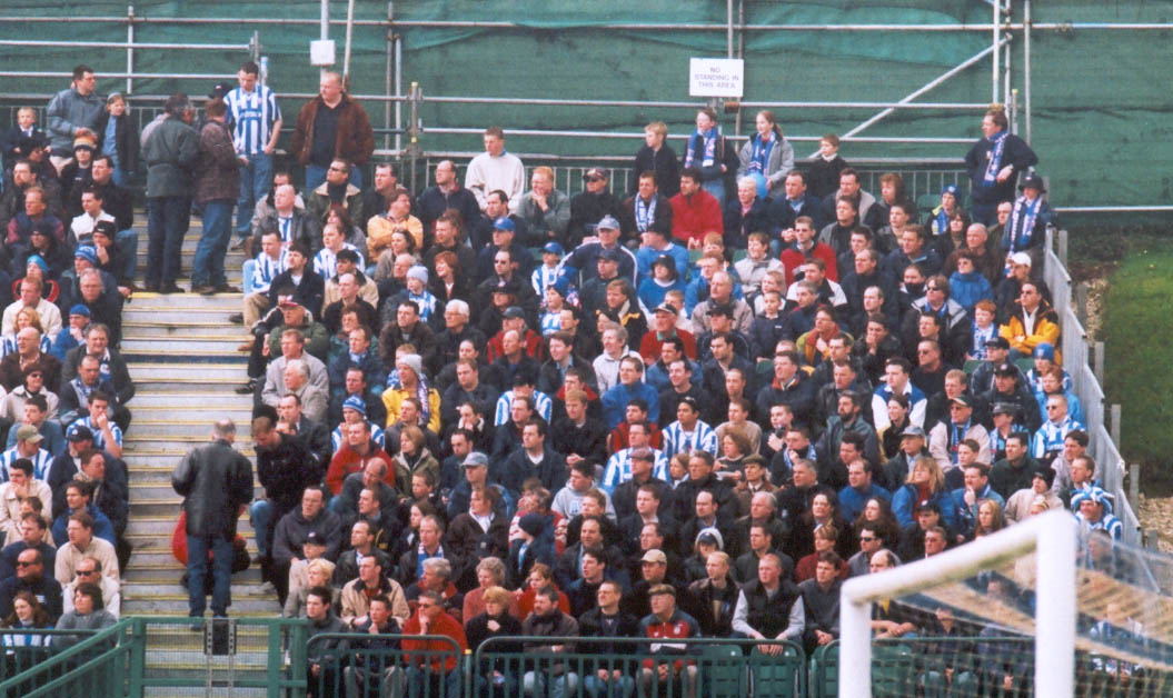 Crowd Darlington game 16 April 2001