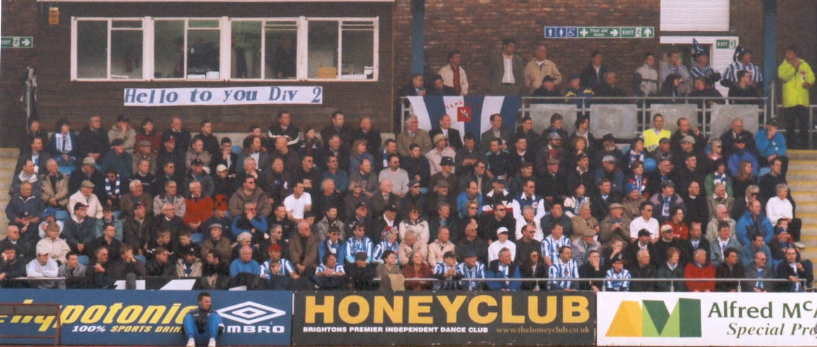 Crowd Darlington game 16 April 2001