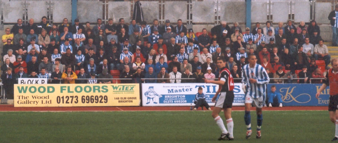  crowd Darlington game 16 April 2001