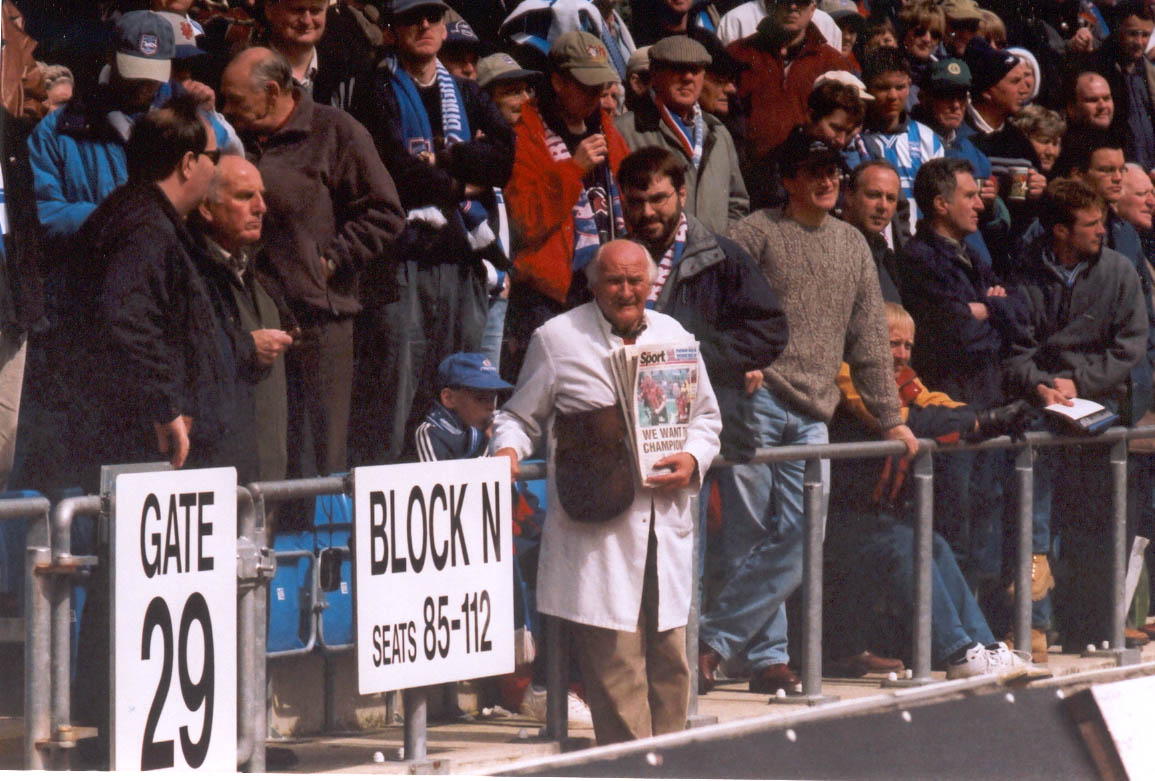 Arussssssssssss, Paper seller, Darlington game 16 April 2001