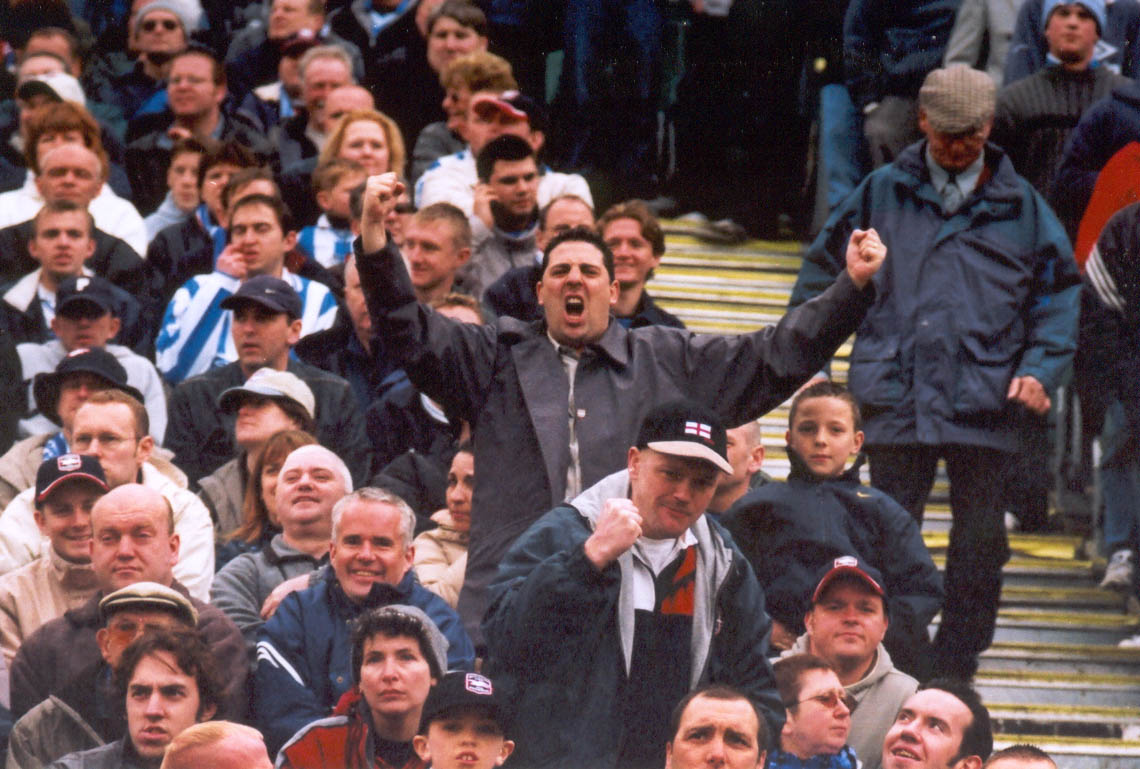 ?? Crowd, Darlington game 16 April 2001