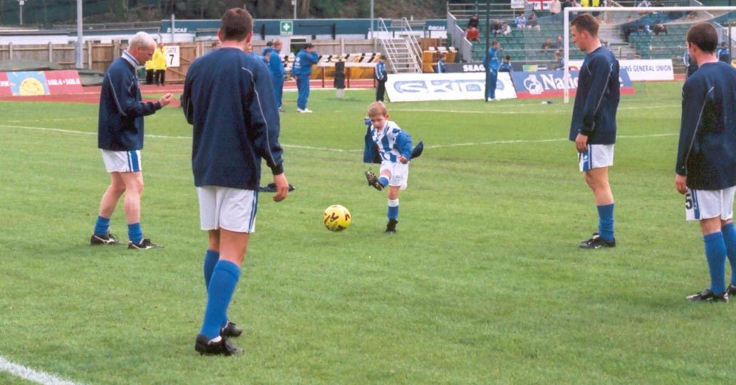 Future star called Hart?, Darlington game 16 April 2001