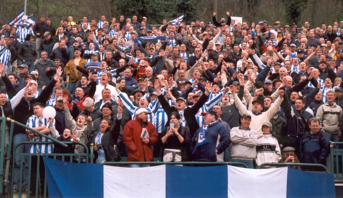 GOAL, Crowd celebrates, Darlington game 16 April 2001