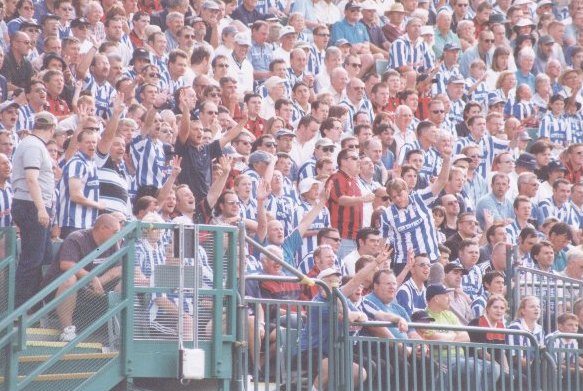 The Boys are Back in Town, Crowd, Mansfield Game 07 August 1999