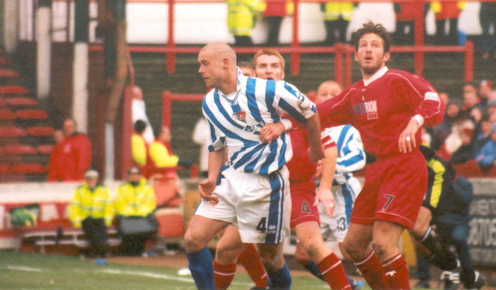 Cullip triesto escape the grip of his marker, Leyton Orient game 03 march 2001