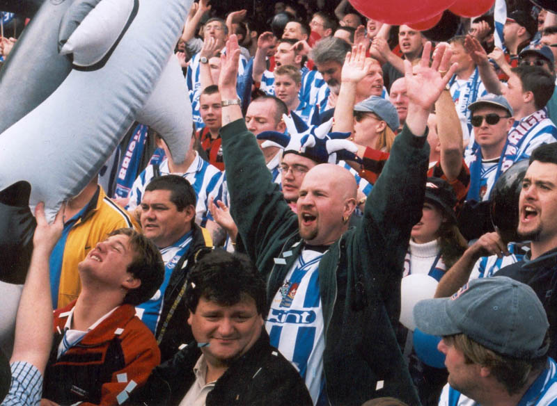 Crowd Shrewsbury game 05 may 2001