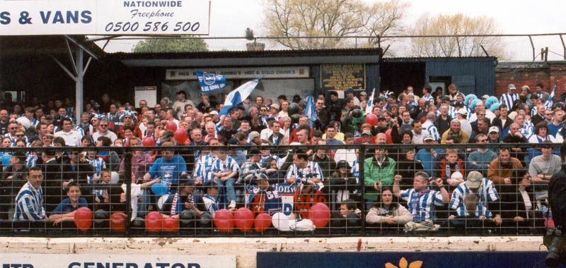 Crowd Shrewsbury game 05 may 2001