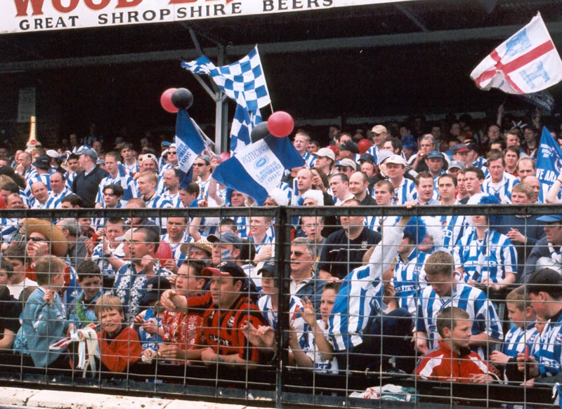 Crowd Shrewsbury game 05 may 2001