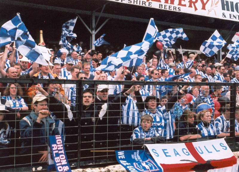 Crowd Shrewsbury game 05 may 2001