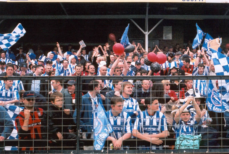 Crowd Shrewsbury game 05 may 2001