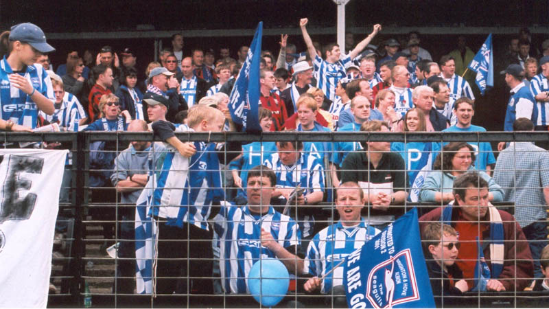 Crowd Shrewsbury game 05 may 2001