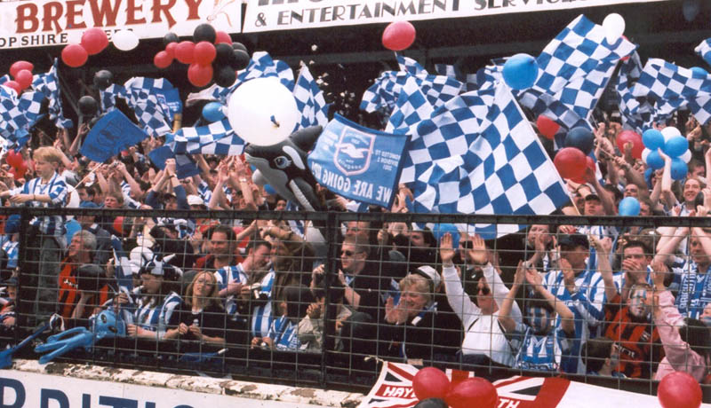 Crowd Shrewsbury game 05 may 2001