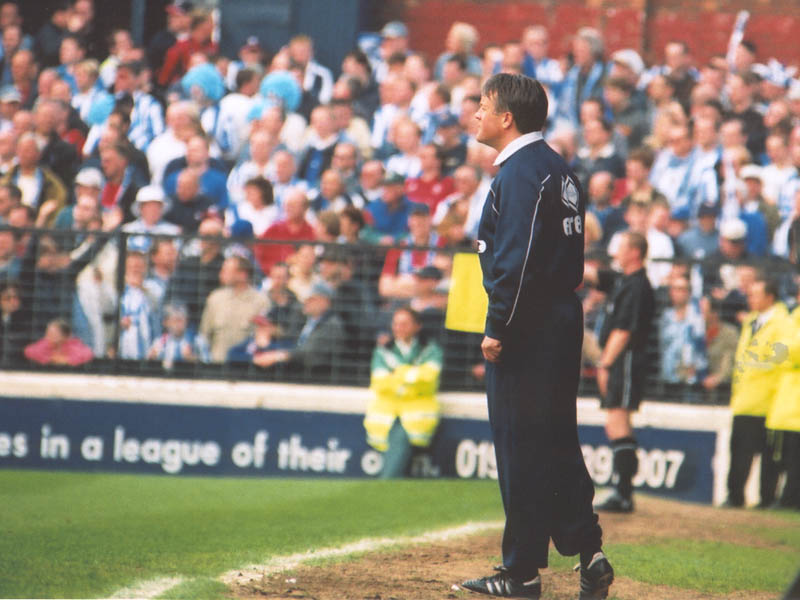 Micky urges a little more effort, Shrewsbury game 05 may 2001