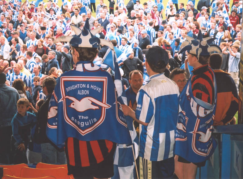 Crowd welcome the team back out, Shrewsbury game 05 may 2001