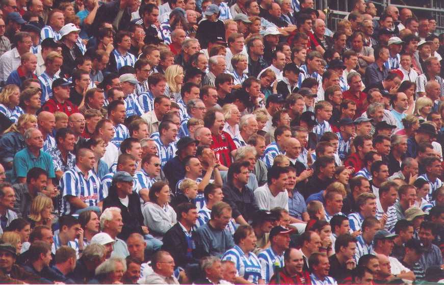 Crowd, Torquay 02 September 2000