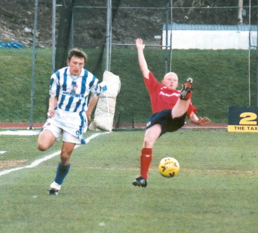 Hart down the wing, the York game 24 February 2001