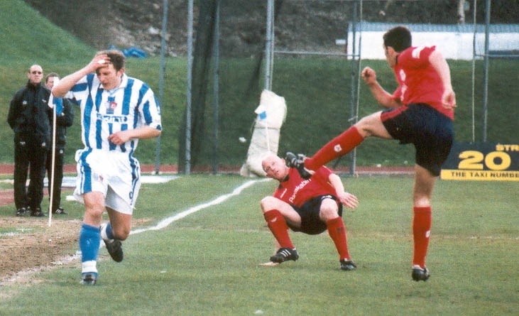 Hart down the wing, the York game 24 February 2001